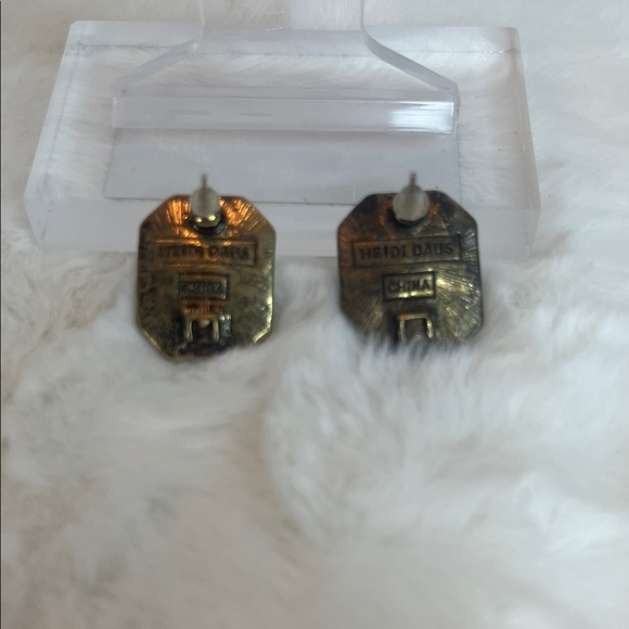 Heidi Daus Emerald Green Crystal Earrings - Picture 5 of 5